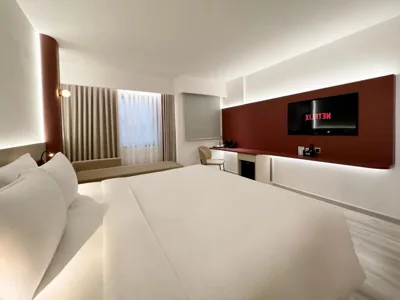 豪华大床套房 — The Concept Hotel HCMC- Premium